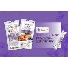 Ласощі для котів Natural Kitty Creamy Treats Superfood Blend: лосось, тунець і чорниця, в желе, 4 стіки по 12 г